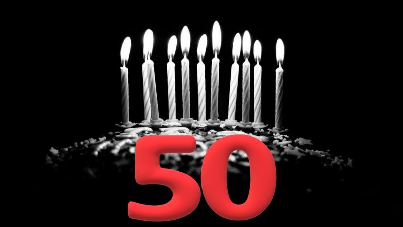 Tanti auguri alla Me sociale e alla Me anarchica.